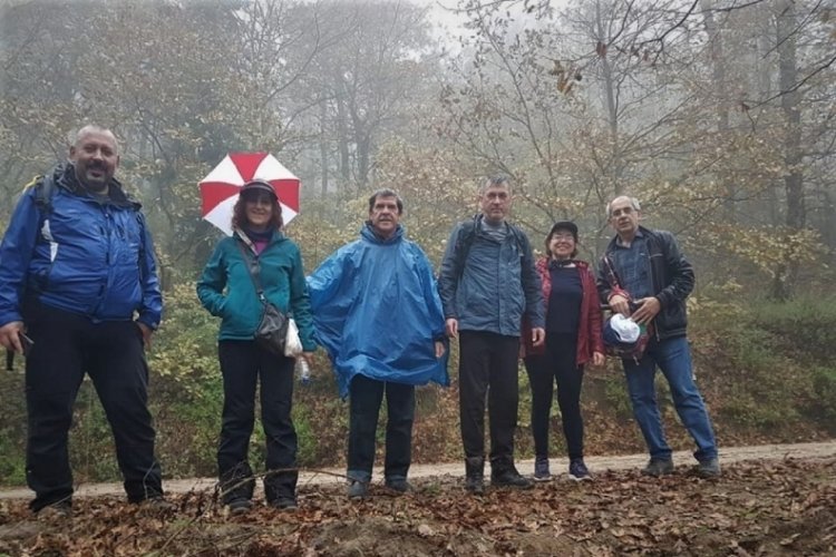 Bursa'da dağcılar sonbaharın g&uuml;zelliklerini keşfetti