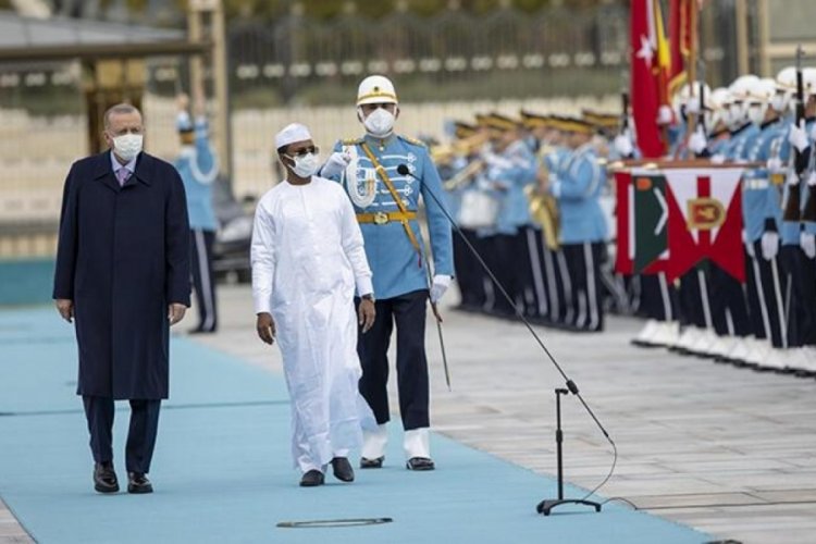 Cumhurbaşkanı Erdoğan, &Ccedil;ad Ge&ccedil;iş D&ouml;nemi Devlet Başkanını resmi t&ouml;renle karşıladı
