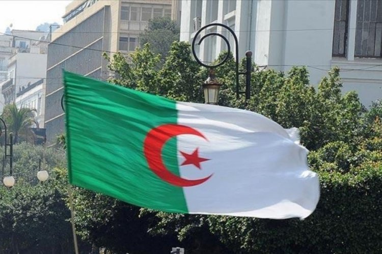 Cezayir Cumhurbaşkanı Danışmanı Şeyhi'den Macron'a sert tepki gösterdi