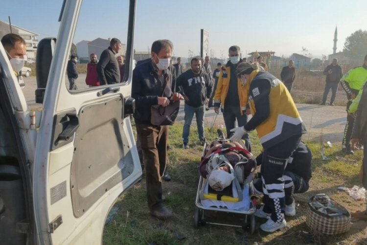 Bursa İnegöl'de minibüsler çarpıştı: 17 yaralı