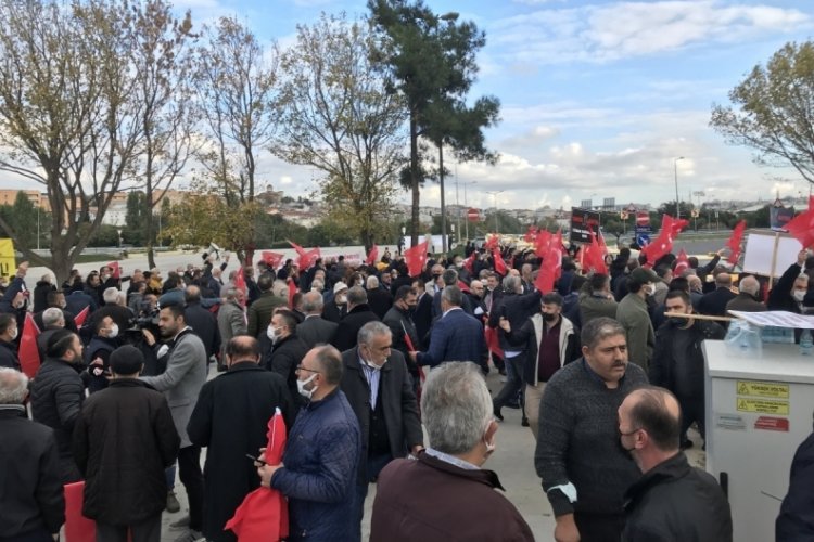 İstanbul'da taksiciler yeni taksi teklifini protesto etti
