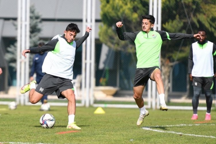 Bursaspor'da Ankara Ke&ccedil;i&ouml;reng&uuml;c&uuml; ma&ccedil;ı hazırlıkları başladı