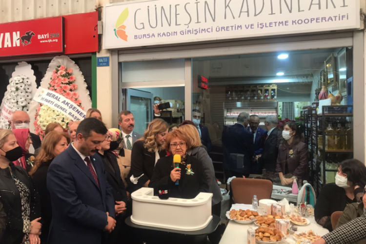 'G&uuml;neş'in Kadınları', Bursa Agora'da a&ccedil;ılış yaptı