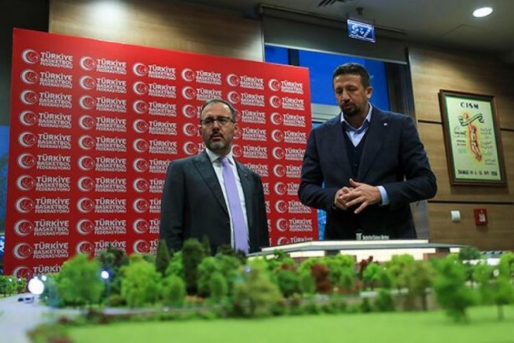 Bakan Kasapoğlu ve TBF Başkanı T&uuml;rkoğlu toplantı yaptı