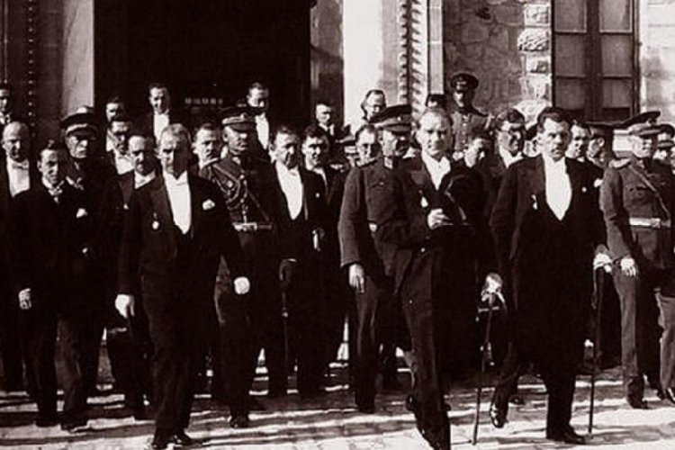 T&uuml;rkiye Cumhuriyeti 98 yaşında!
