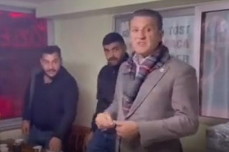 Mustafa Sarıg&uuml;l, kendisini tanımayan gen&ccedil;lerle paylaşım yaptı