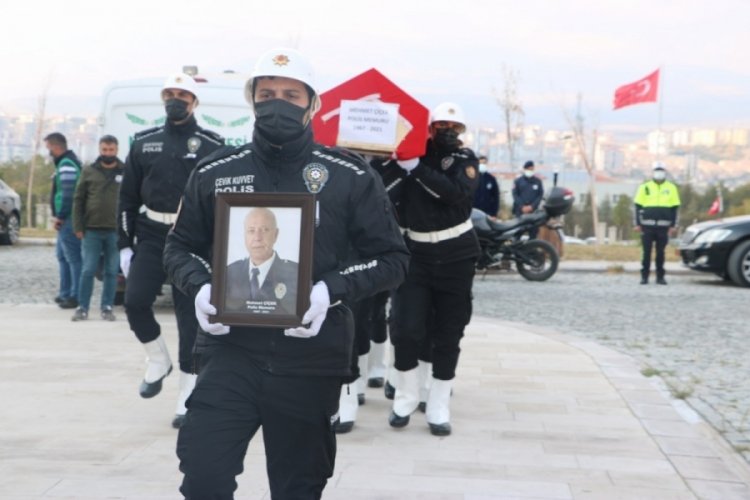 Kazada &ouml;len polis memuru Mehmet &Ccedil;i&ccedil;ek i&ccedil;in t&ouml;ren d&uuml;zenlendi