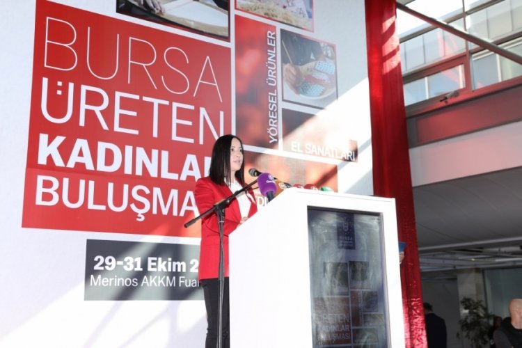 Bursa'da Cumhuriyet'in &uuml;reten kadınları buluştu