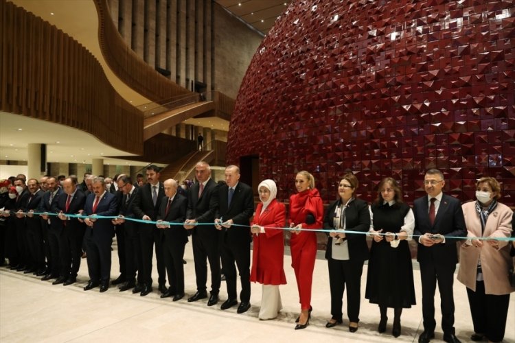 Atat&uuml;rk K&uuml;lt&uuml;r Merkezi ger&ccedil;ekleştirilen t&ouml;renle a&ccedil;ıldı