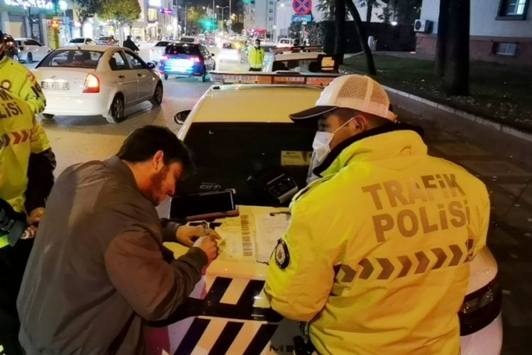 Bursa'da "Ben alkol kullanmam" diyen s&uuml;r&uuml;c&uuml; 1.09 promil alkoll&uuml; &ccedil;ıktı