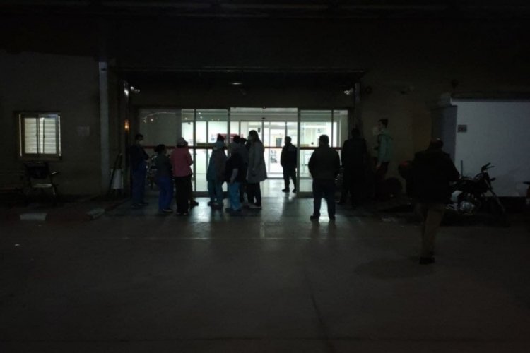Manisa'da hastanenin g&uuml;venlik g&ouml;revlisine saldıran 5 kişi g&ouml;zaltına alındı
