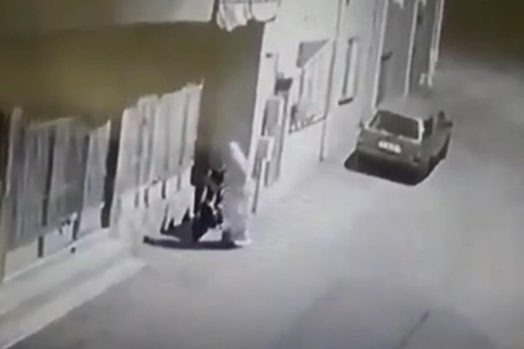 Bursa'da hayalet hırsız! Beyaz &ccedil;arşaf giyip &ccedil;aldı