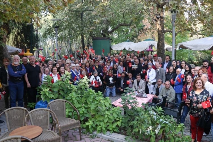 120 bin &uuml;yeli Eski Bursalılar Grubu buluştu
