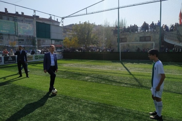 İneg&ouml;l Bursaspor Futbol Okulu a&ccedil;ıldı