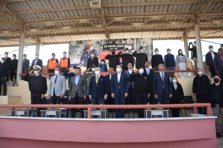 İzmir'de deprem tatbikatı yapıldı