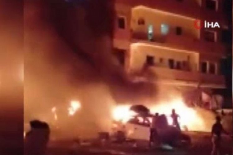 Bomba y&uuml;kl&uuml; ara&ccedil; patladı! 12 &ouml;l&uuml;, 43 yaralı