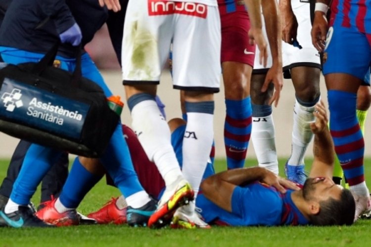 Nefes darlığı yaşayan Sergio Ag&uuml;ero hastaneye kaldırıldı