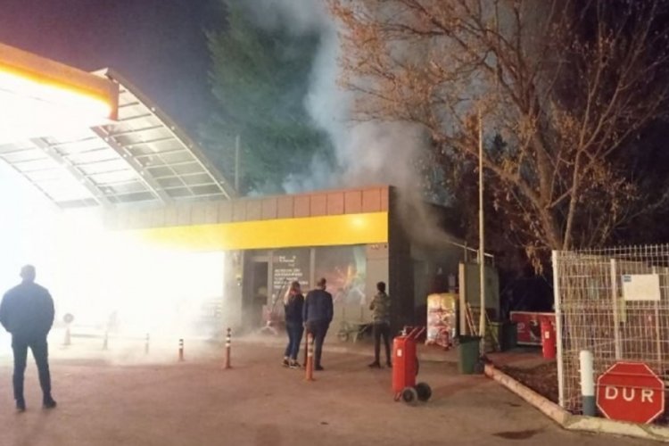 Akaryakıt istasyonunda faciadan d&ouml;n&uuml;ld&uuml;