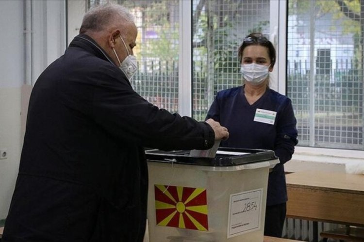 Kuzey Makedonya'da halk yerel se&ccedil;imlerin ikinci turu i&ccedil;in sandık başında