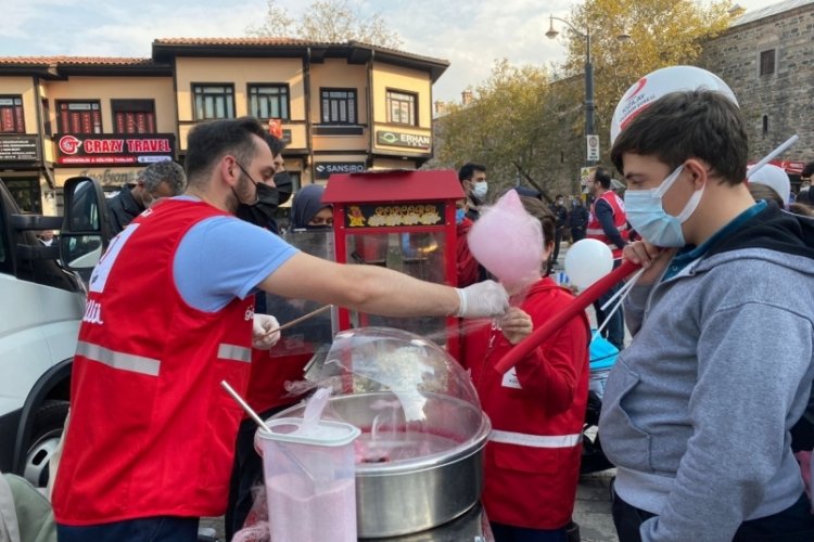 T&uuml;rk Kızılay Bursa'dan iyilik y&uuml;r&uuml;y&uuml;ş&uuml;