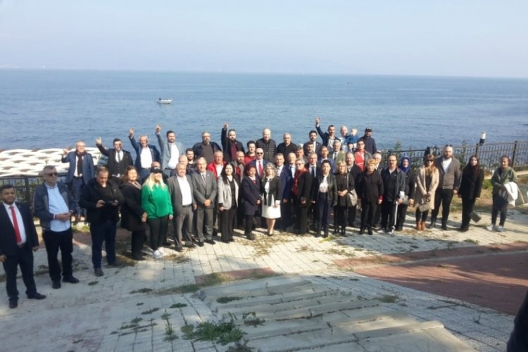 "Atat&uuml;rk &Ccedil;izgisi ve T&uuml;rk Milliyet&ccedil;iliği ile B&uuml;t&uuml;nleşen Tek Parti Biziz"