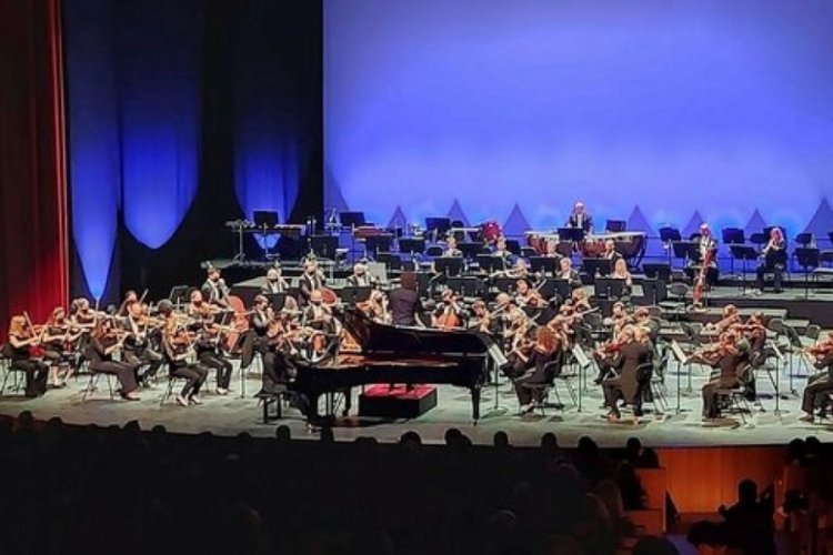Londra Filarmoni Orkestrası 'Haydar Haydar' t&uuml;rk&uuml;s&uuml;n&uuml; yorumladı
