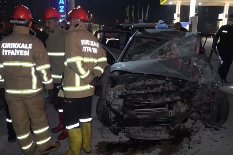 Alkoll&uuml; s&uuml;r&uuml;c&uuml; dehşet sa&ccedil;tı: 1'i polis, 3 yaralı