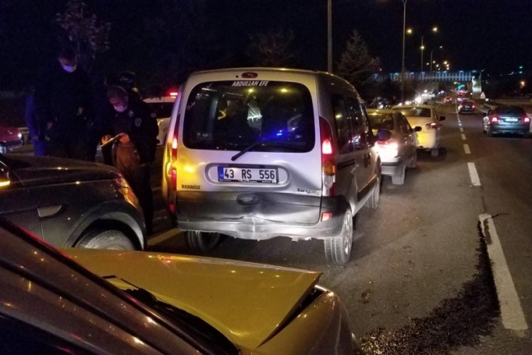 K&uuml;tahya'da 5 ara&ccedil;lı zincirleme kaza: 2 yaralı