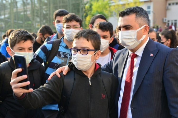 Bursa Yıldırım Belediye Başkanı Yılmaz, &ouml;ğrencilerle buluşuyor
