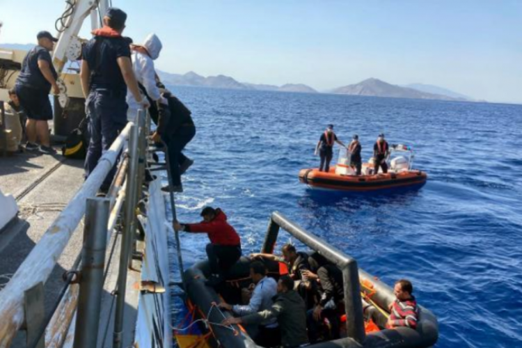 Ege Denizi'nde 17 bin 587 ka&ccedil;ak g&ouml;&ccedil;men yakalandı