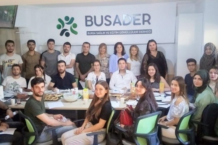 Busader'den 4 yılda 400 &ouml;ğrenciye 1 milyon TL burs