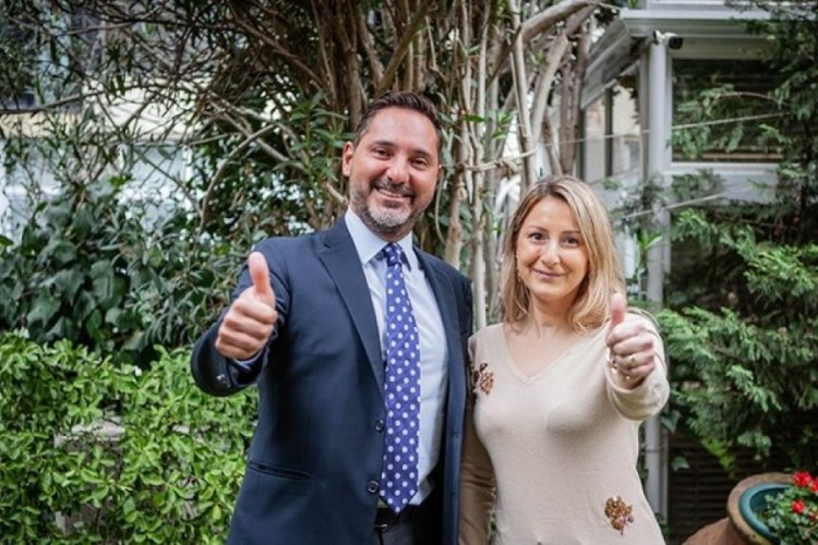 Milyonda bir g&ouml;r&uuml;len t&uuml;m&ouml;r&uuml; temizleyen T&uuml;rk hekimleri adını literat&uuml;re yazdırdı