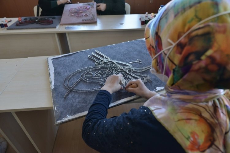 Bursa Yıldırımlı kadınlara altın bilezik