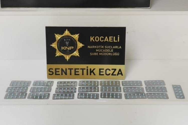 Sahte re&ccedil;eteyle aldıkları hapları satan 5 şahıs yakalandı