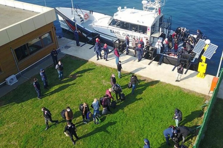 Şile a&ccedil;ıklarında 40 ka&ccedil;ak g&ouml;&ccedil;men yakalandı!