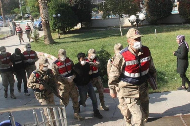 Jandarmaya 15 kilometrelik takibin ardından ş&uuml;pheliyi yakaladı