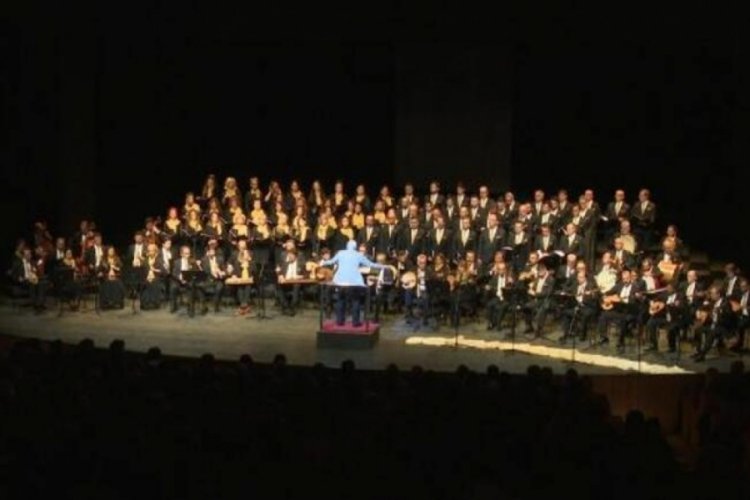 Bakan Ersoy AKM'deki 'Mozaik' konserini seyretti