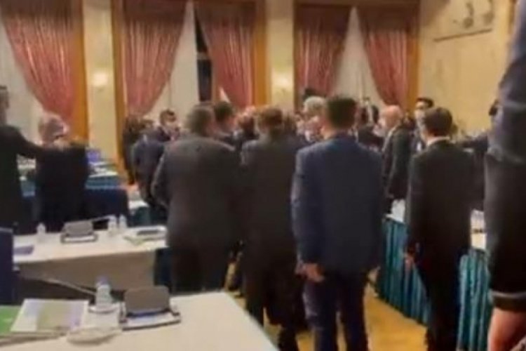 TBMM'de tartışma: CHP'li ve AK Partili vekiller birbirine girdi!