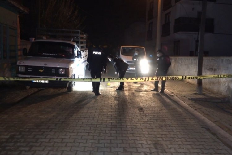 Kırıkkale'de kavga ettiği amcasını sokak ortasında vurdu