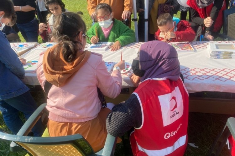 T&uuml;rk Kızılay Bursa Şubesi y&uuml;reklere dokundu
