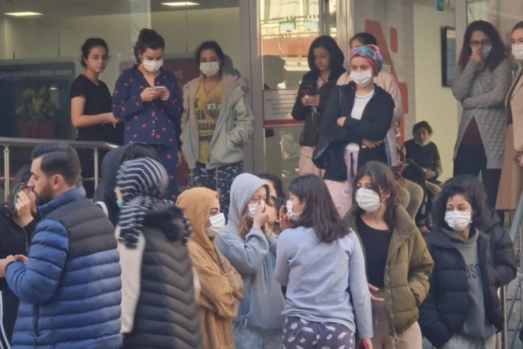 Kocaeli'de kız &ouml;ğrenci yurdunda &ccedil;ıkan yangın, paniğe neden oldu