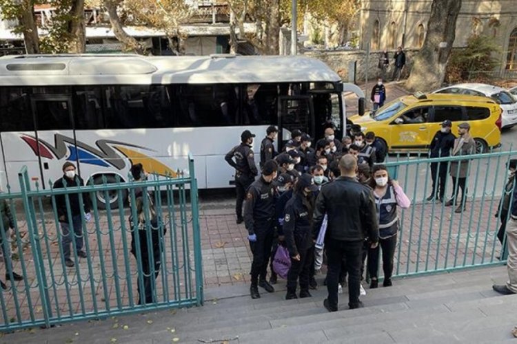 K&uuml;tahya merkezli silah ka&ccedil;ak&ccedil;ılığı operasyonu: 11  g&ouml;zaltı