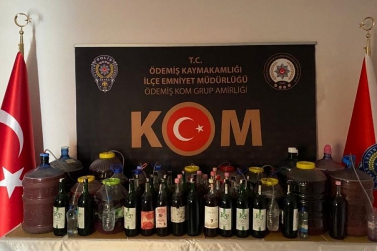 İzmir'de sahte i&ccedil;ki operasyonunda 2 ş&uuml;pheliye işlem başlatıldı