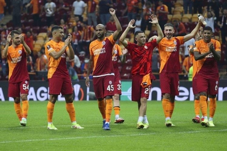 Galatasaray ma&ccedil;a m&uuml;thiş başladı! Lokomotiv Moskova'ya top g&ouml;stermiyor