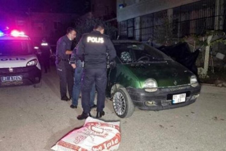 'Dur' ihtarına uymayan ara&ccedil;tan 3 bin paket ka&ccedil;ak sigara ele ge&ccedil;irildi