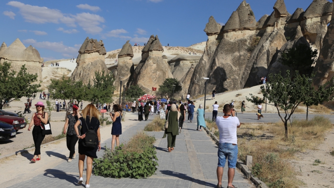 Kapadokya'yı 10 ayda 2 milyona yakın turist ziyaret etti