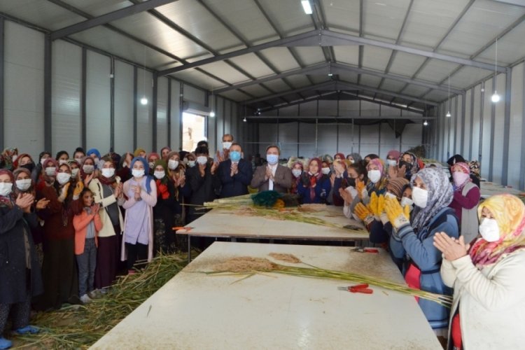 Ayşe &ouml;ğretmenin projesi, k&ouml;yl&uuml; kadınlara iş imkanı sağladı