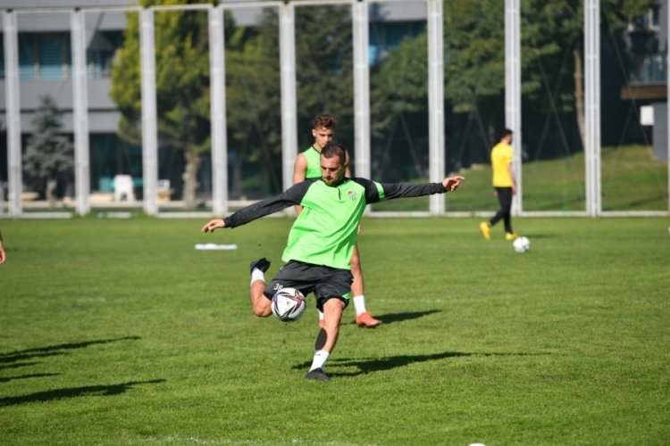 Bursaspor'da şut &ccedil;alışması ger&ccedil;ekleşti