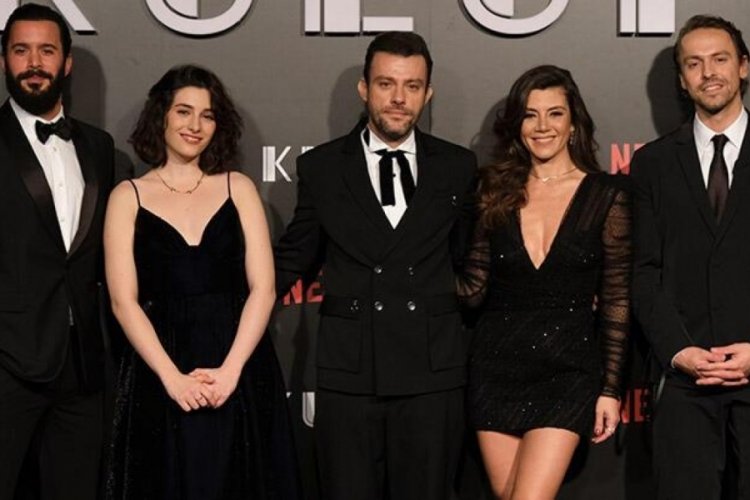 G&ouml;k&ccedil;e Bahadır ve Barış Ardu&ccedil;'tan 'Kul&uuml;p' a&ccedil;ıklaması