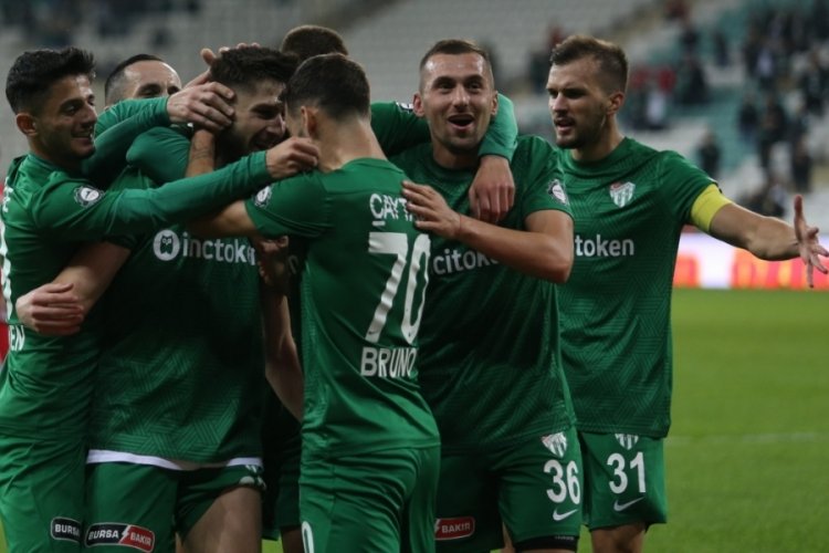 Bursaspor, Kocaelispor'a konuk oluyor